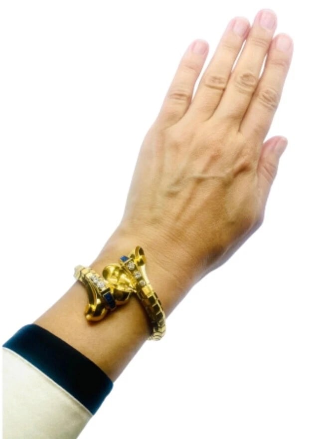 Van Cleef & Arpels Diamond Sapphire Gold Snake Bracelet - 3