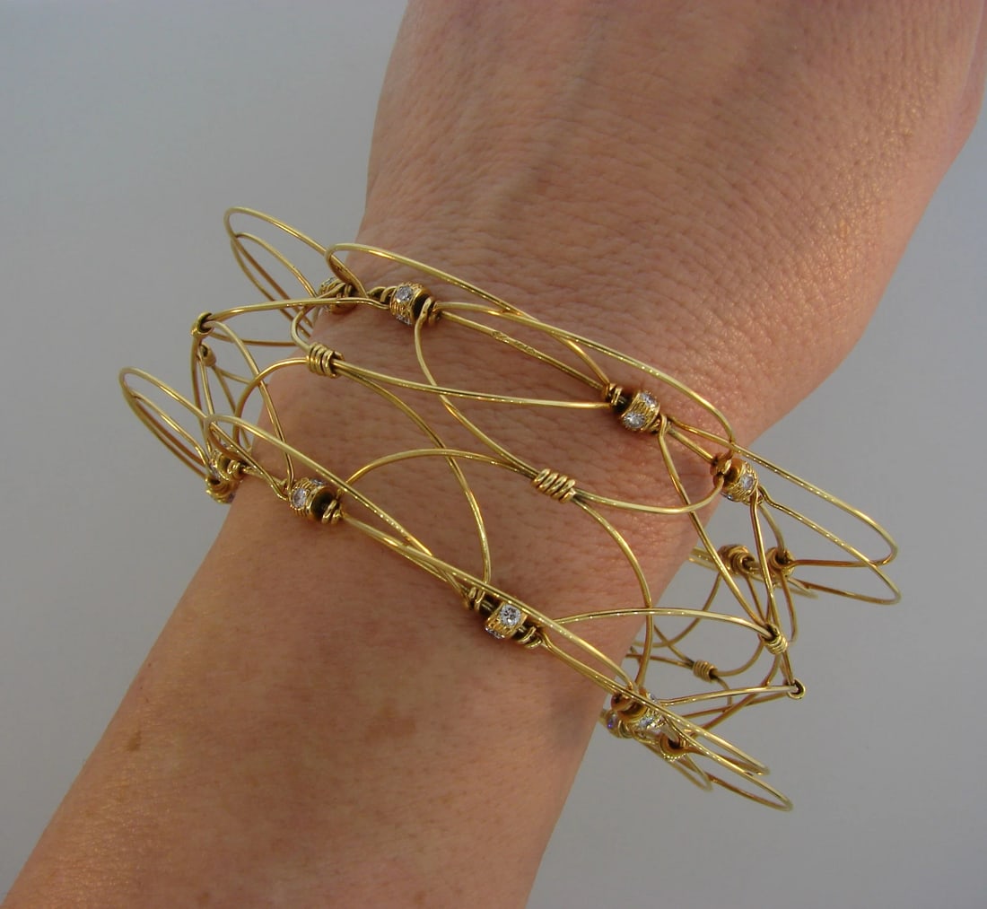 Chic 3.20 cts Diamond Yellow Gold BANGLE BRACELET Versatile - 3