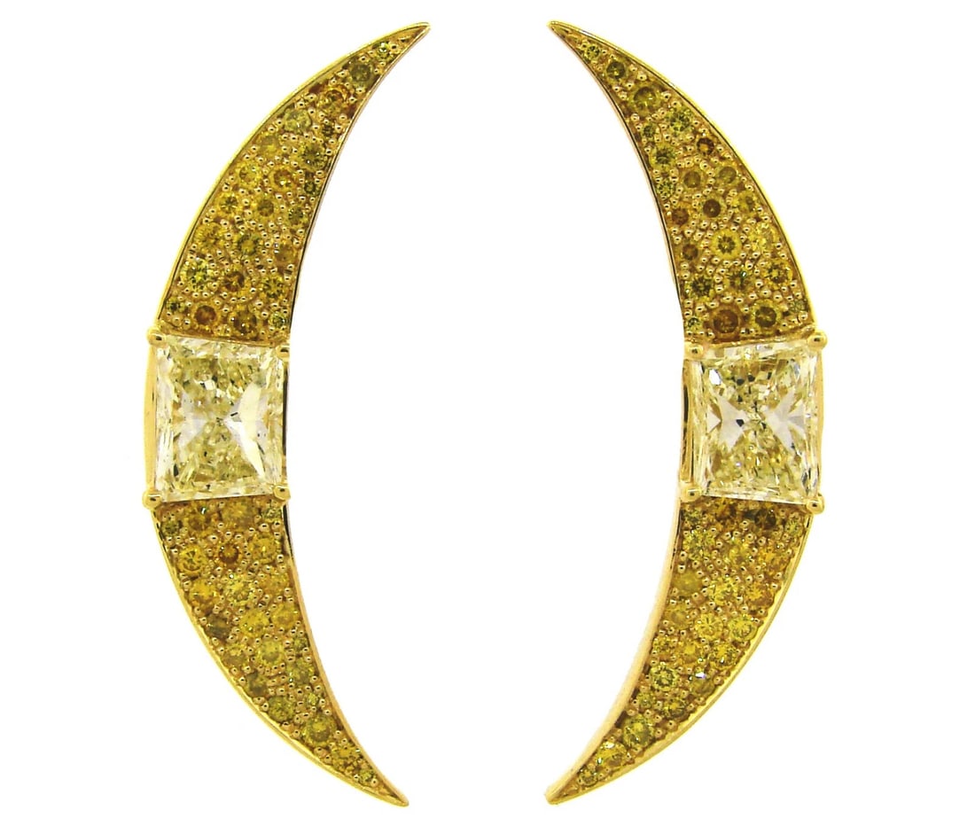 Vintage Yellow Diamond Gold Creschent EARRINGS 1980s: Title: Vintage Yellow Diamond Gold Creschent EARRINGS 1980s Description: S. Beverly Dr. VK JROOO Fancy Yellow Diamond Gold Earrings A pair of gorgeous crescent earrings. Made of 17 karat (tested)