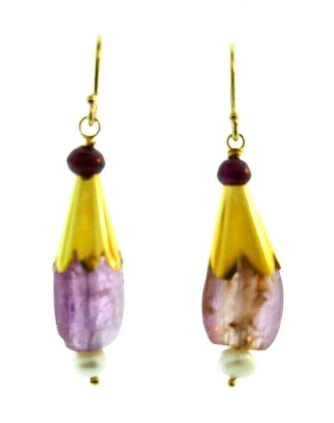 VINTAGE 18k Yellow Gold, Pearl & Pink Tourmaline Earrings: Title: VINTAGE 18k Yellow Gold, Pearl & Pink Tourmaline Earrings Description: DK Vintage 18k Yellow Gold, Pearl & Pink Tourmaline Earrings ? This is a must for a collector. The weight is 9 grams. The 