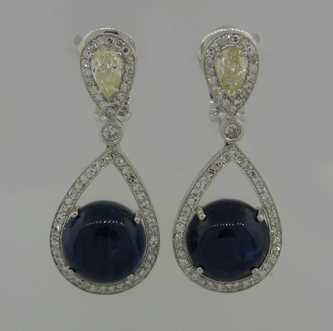 Stunning 39.31 cts CABOCHON BLUE SAPPHIRE 4.14 cts DIAMOND WHITE GOLD EARRINGS - 4