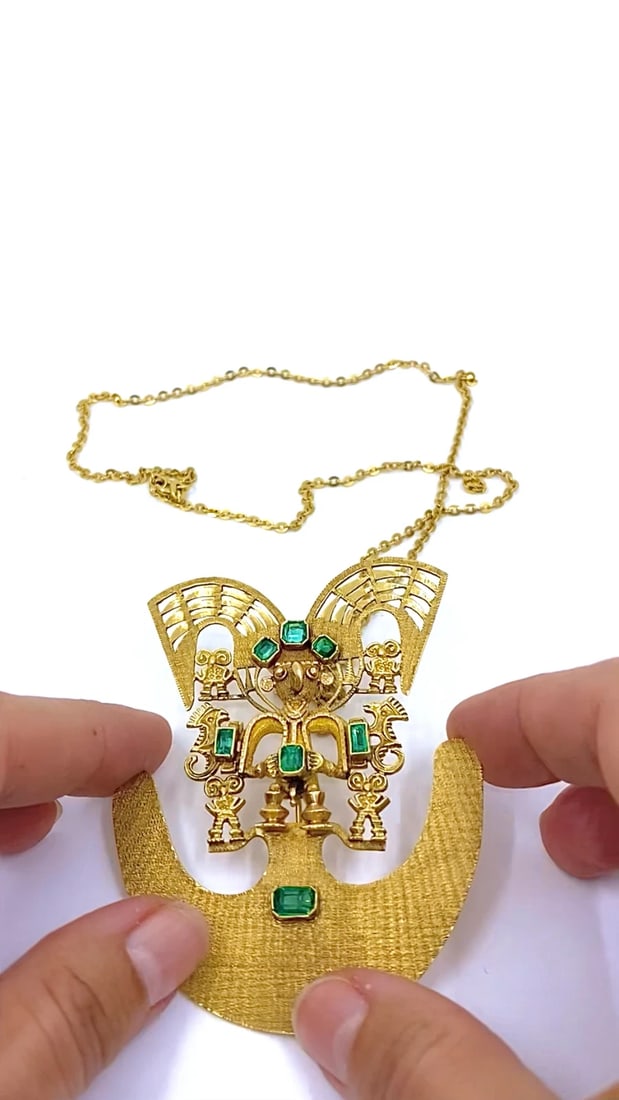 Vintage Pre-Columbian Revival 18k Gold Emerald Tairona Style Pendant-Brooch - 2