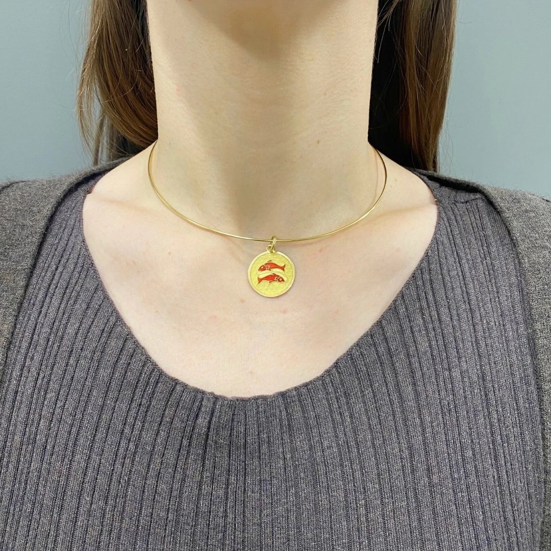 Vintage 18k Gold Red Enamel Pisces Zodiac Medallion Pendant Necklace - 3