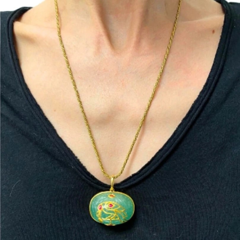 1930's Yellow Gold, Carved Emerald and Ruby Pendant Chain Necklace - 3