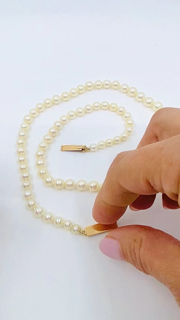Vintage Graduated Pearl Necklace 18k Gold Clasp - 2