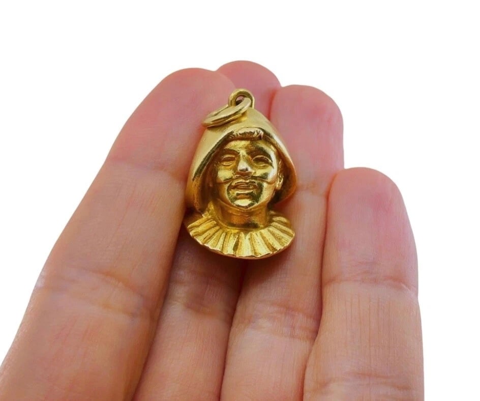 Arlecchino Commedia dell'Arte 18k Gold Charm Pendant - 3