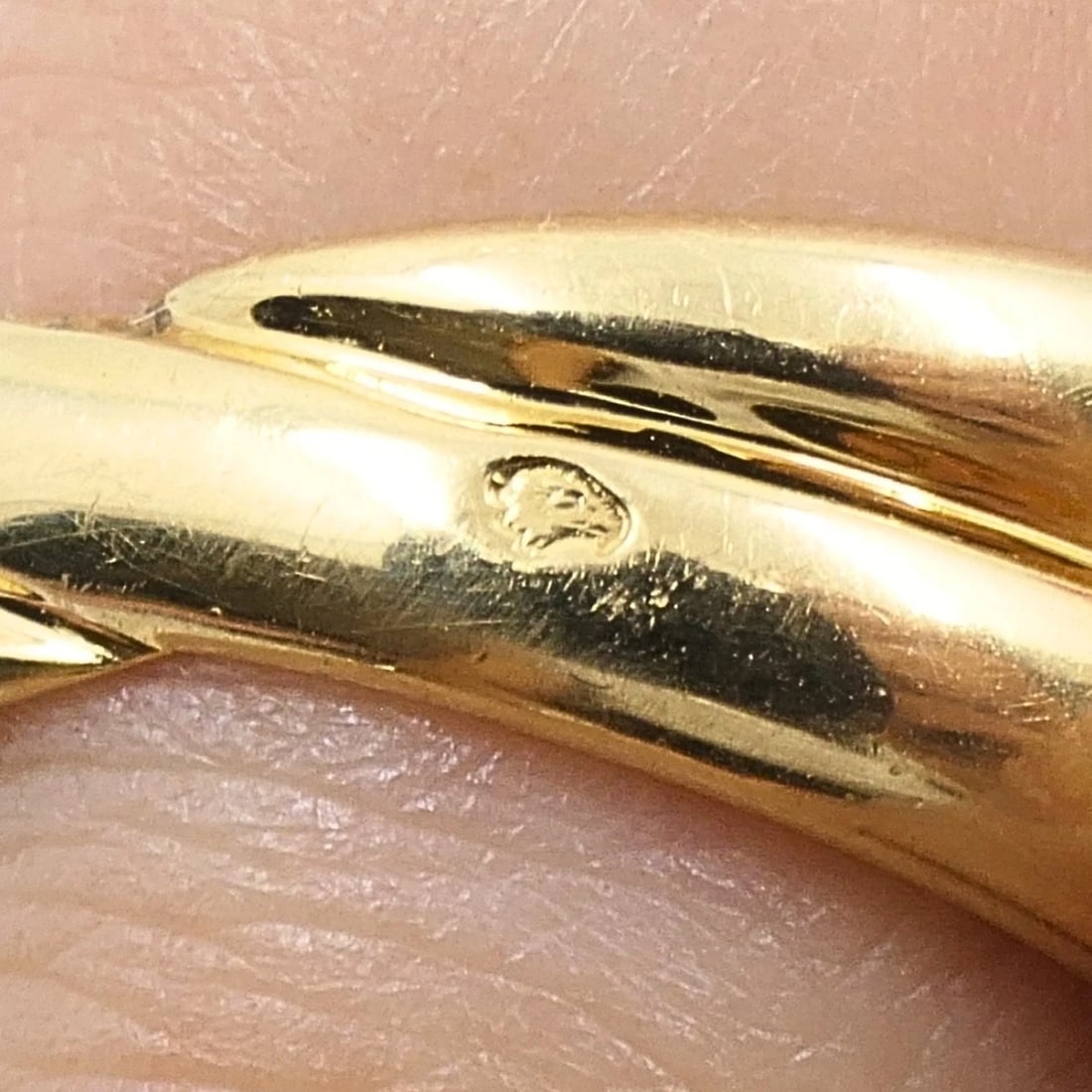 Van Cleef & Arpels 18k Gold Pave Diamond Bombe Crossover Ring - 13