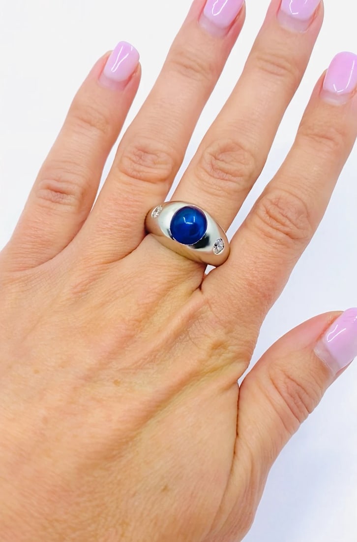 14k White Gold Cabochon Sapphire Diamond Ring - 2