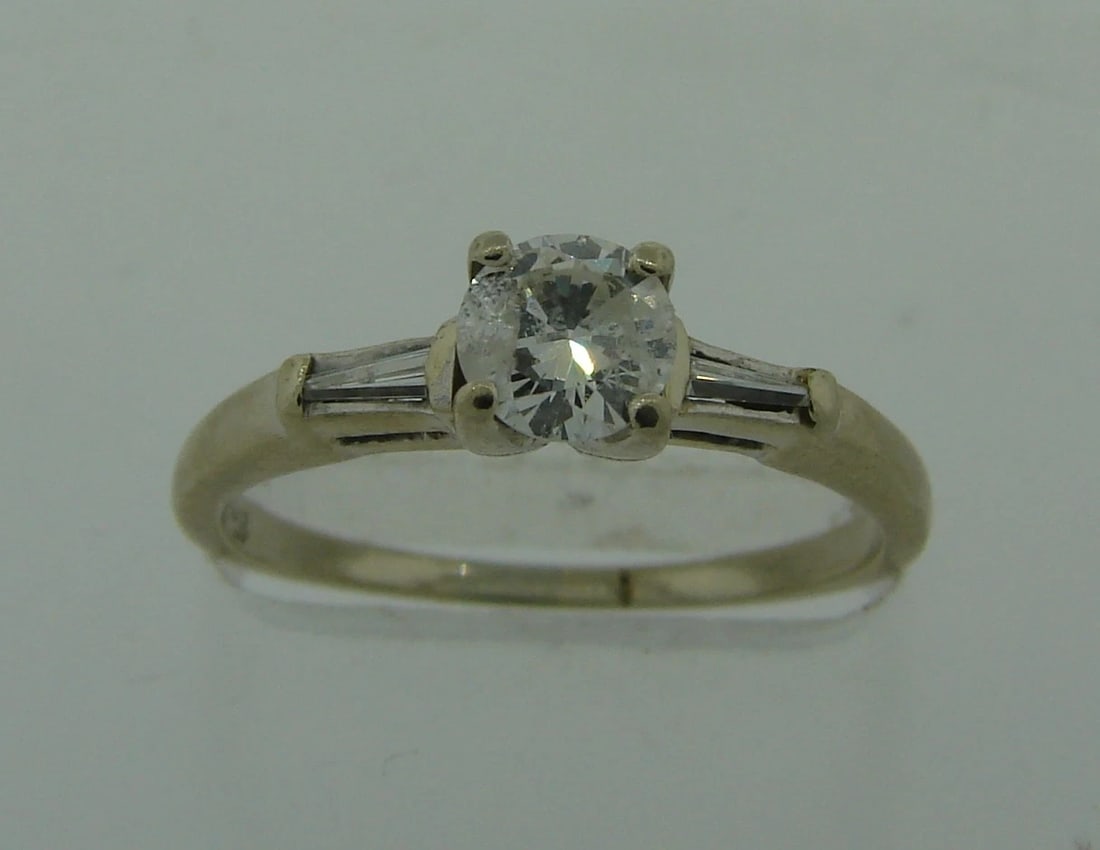 Classy DIAMOND WHITE GOLD SOLITAIRE RING Engagement Timeless - 3