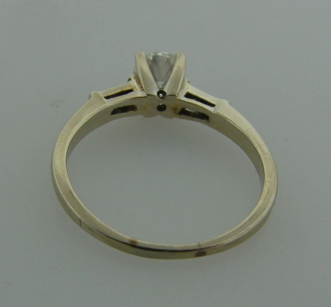 Classy DIAMOND WHITE GOLD SOLITAIRE RING Engagement Timeless - 9