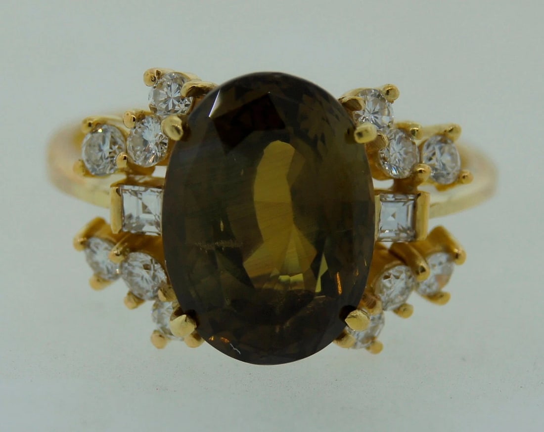 1980s 4.62-ct AFRICAN ALEXANDRITE DIAMOND YELLOW GOLD RING - Elegant Vintage: Title: 1980s 4.62-ct AFRICAN ALEXANDRITE DIAMOND YELLOW GOLD RING - Elegant Vintage Description: S. Beverly Dr. V TTOO Fabulous & Chic African Alexandrite, Diamond & 14k Yellow Gold Ring This elegant 