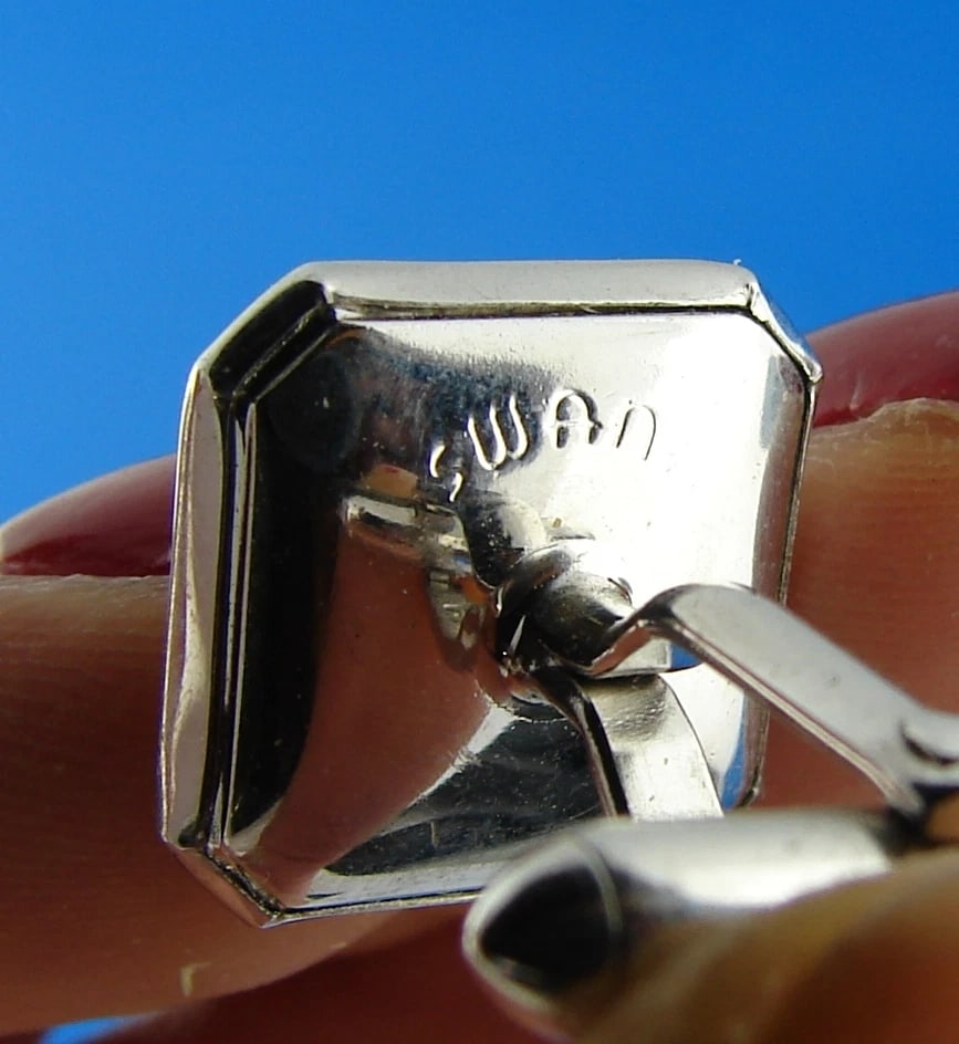 SWANK MOTHER-OF-PEARL WHITE METAL CUFFLINKS STUD SET in Box Unisex - 5