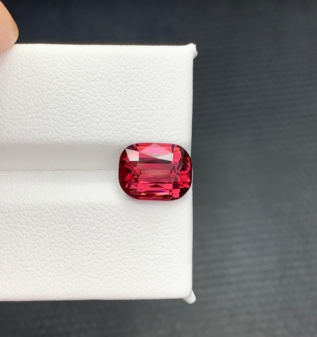 3.90 Carat Garnet Raspberry Pink Cushion Cut Gemstone From Tanzania - 3