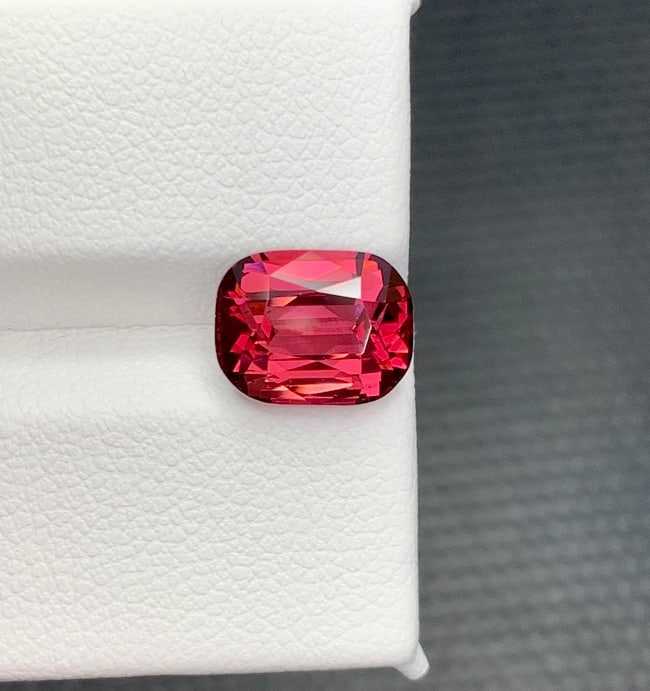 3.90 Carat Garnet Raspberry Pink Cushion Cut Gemstone From Tanzania - 4