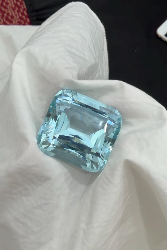 Light Blue Natural Aquamarine Gemstone, Cuhsion Cut Collectors Quality Gigantic Aquamarine Gemstone - 3