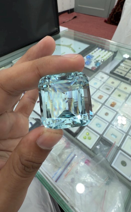 Light Blue Natural Aquamarine Gemstone, Cuhsion Cut Collectors Quality Gigantic Aquamarine Gemstone - 4