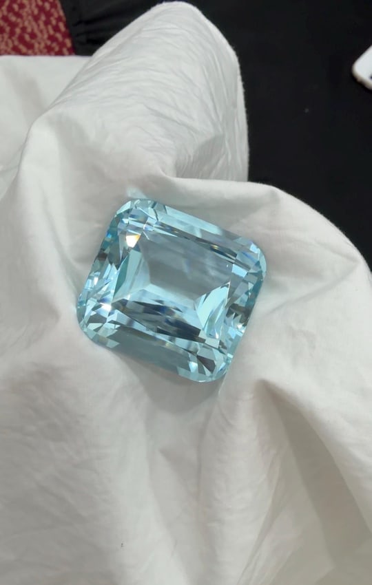 Light Blue Natural Aquamarine Gemstone, Cuhsion Cut Collectors Quality Gigantic Aquamarine Gemstone - 5