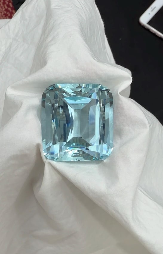 Light Blue Natural Aquamarine Gemstone, Cuhsion Cut Collectors Quality Gigantic Aquamarine Gemstone - 9
