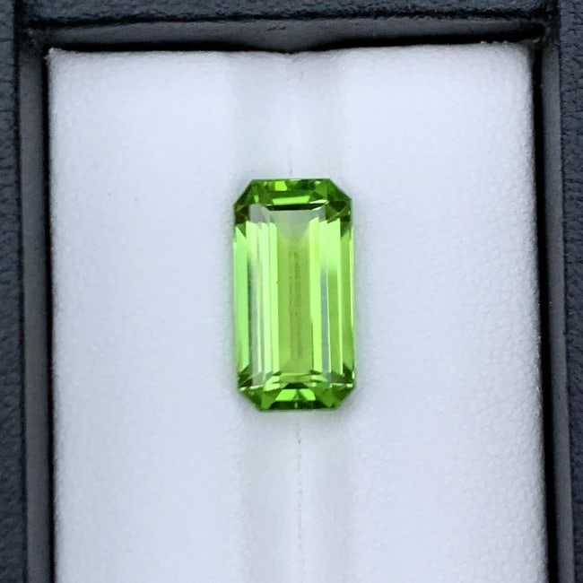 Apple Green Peridot Stone For Jewelry Making, Emerald Cut Peridot Gemstone - 2