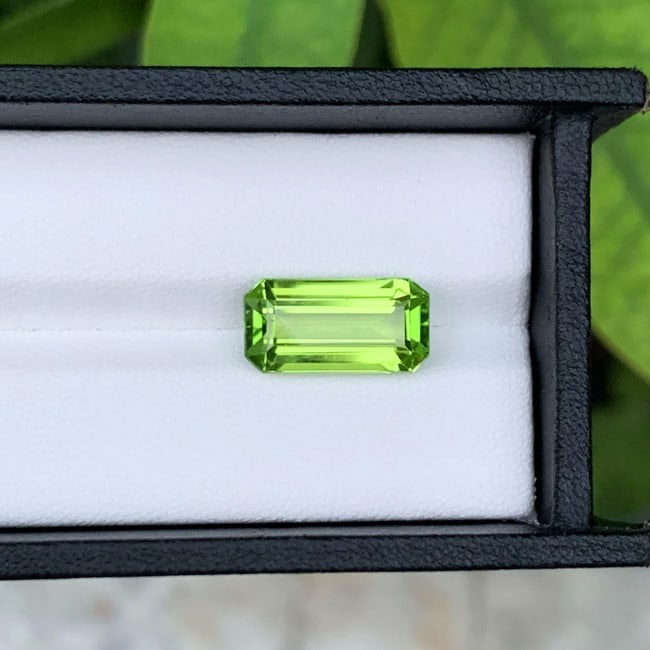 Apple Green Peridot Stone For Jewelry Making, Emerald Cut Peridot Gemstone - 3