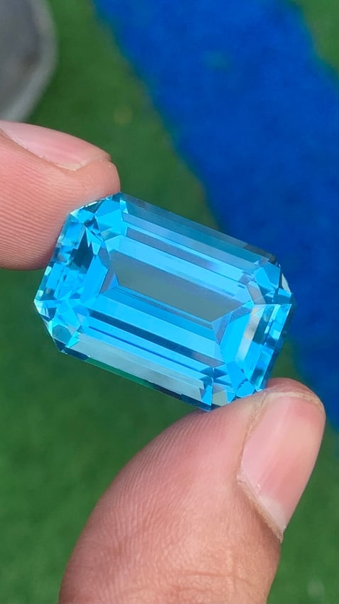 48.495 Carats Emerald Cut Swiss Blue Topaz Gemstone - 3