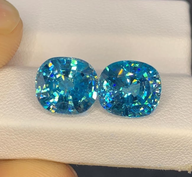 Cambodian Blue Zircon Pair Gemstone : Cushion Cut - 4