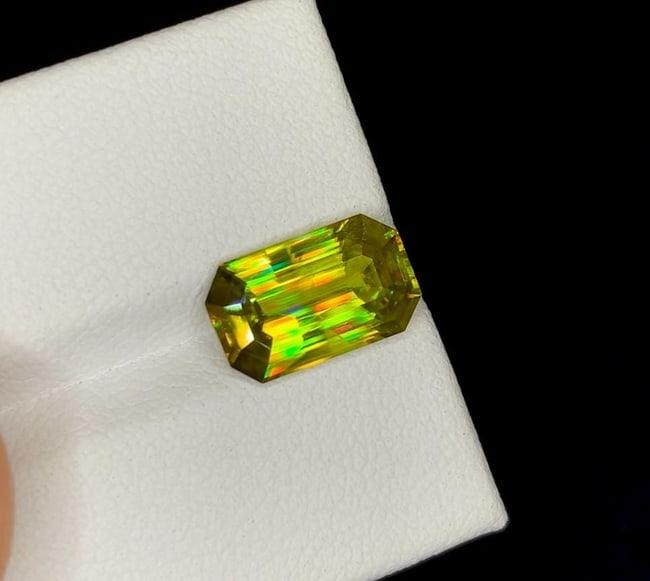 Lustrous Sphene Gemstone: Emerald Cut, Green Yellow Titanite (3.30 Carat) - 3