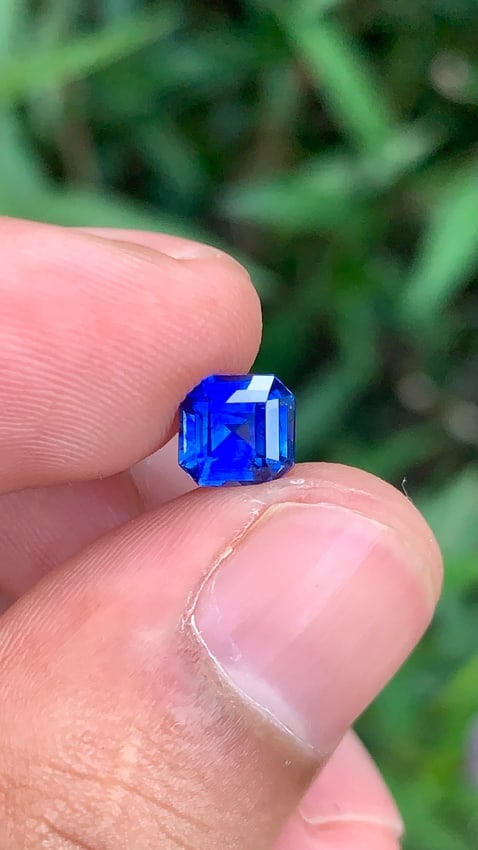 1.63 Carats Asscher Cut Ceylon Sapphire Gemstone - 3