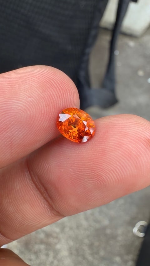 1.39 Carats Oval Cut Natural Spessartite Garnet Gemstone - 2