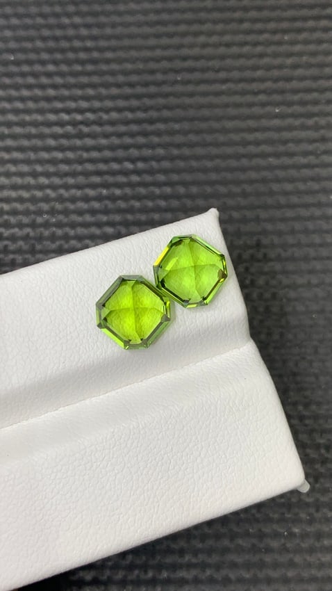 5.080 Carat Calibarted Pair Green Peridot Asscher Cut Gemstone For Earrings - 4