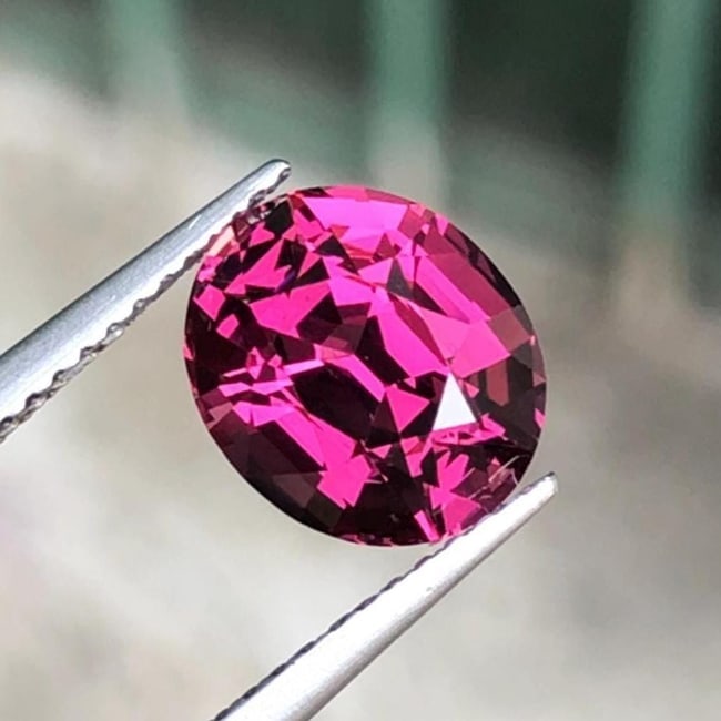 Raspberry Pink Garnet Loose Gemstone Oval Cut For Jewellery Making From Tanzania - 3.225 Carat - 2