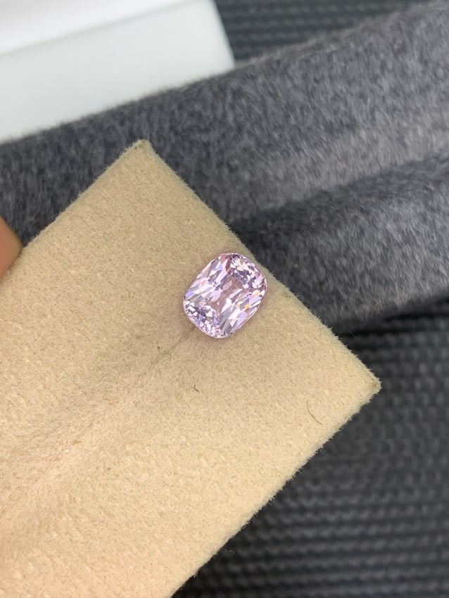 GIA Certified 2.06 Carat Light Purple Natural Spinel Gemstone For Jewellery - 7