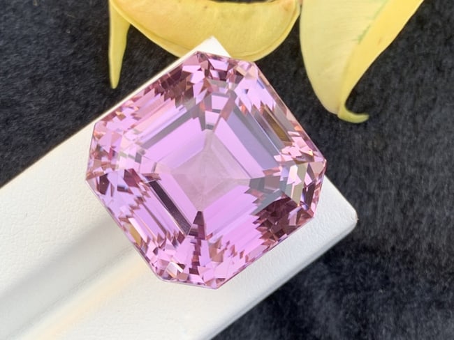 93.85 Carat, Blush Pink Kunzite Loose Gemstone Kunzite - 7