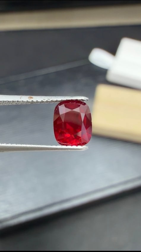 1.015 Carats Natural Top Quality Mozambique Ruby Gemstone: Title: 1.015 Carats Natural Top Quality Mozambique Ruby Gemstone Description: Shape : Cushion Shape Cut Color : Red Hardness : 9 Origin : mozumbique Family : Corundum Certificate : on costumer demand 