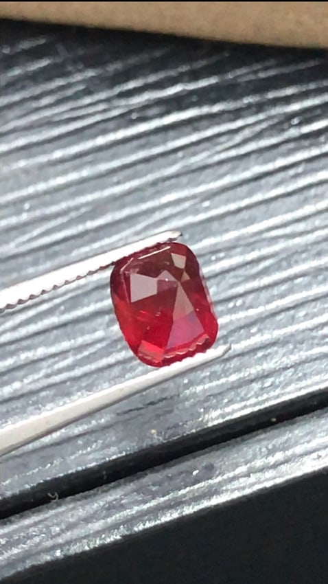 1.015 Carats Natural Top Quality Mozambique Ruby Gemstone - 7