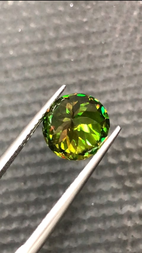 3.090 Carats Round Diamond Cut Natural Chrome Sphene Titanite Gemstone - 2
