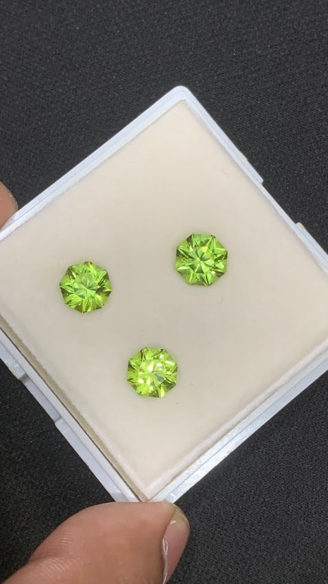 5.80 Carat Brilliant Octagon Cut Set Of Peridot Gemstone For Jewellery - 4