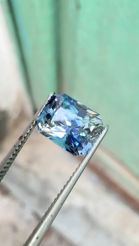2.040 Carats Natural Bi Colour Ceylon Sapphire Gemstone - 2
