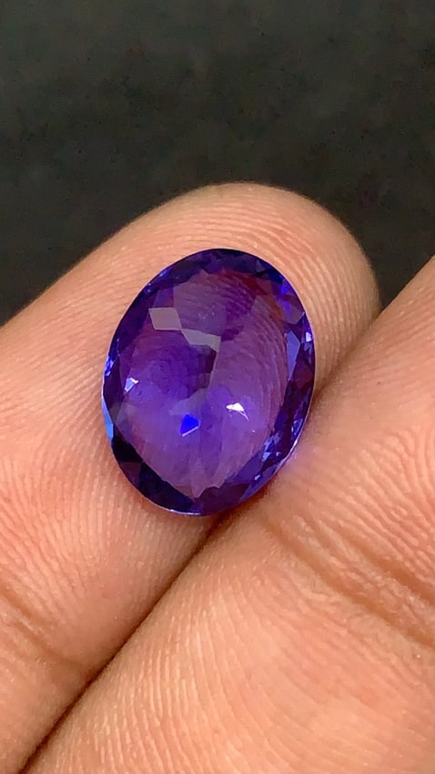 5.5 carats AAA grade tanzanite gemstone - 3