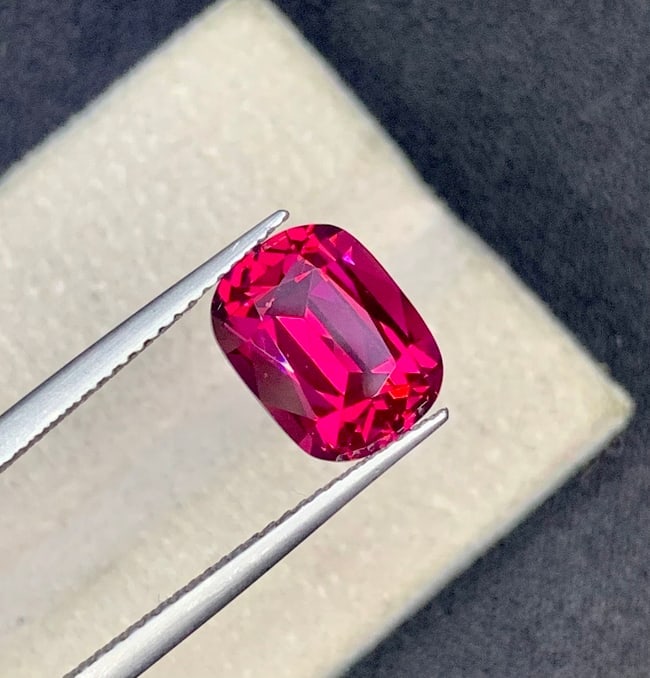 5.70 Carat Natural Raspberry Pink Garnet Cushion Cut Gemstone From Tanzania - 2