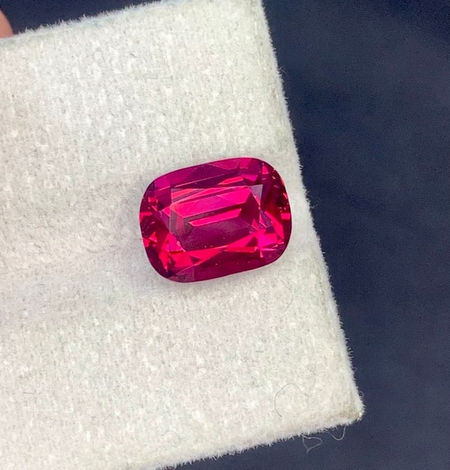 5.70 Carat Natural Raspberry Pink Garnet Cushion Cut Gemstone From Tanzania - 8