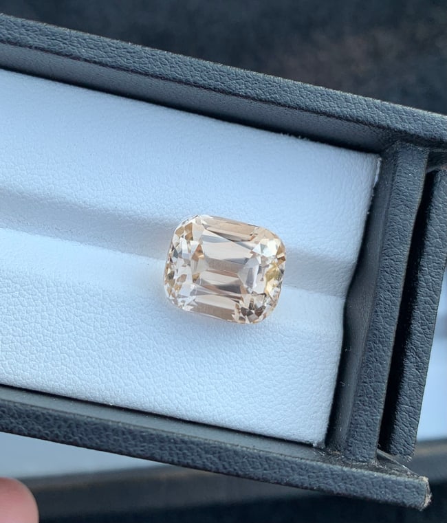 Handmade Sherry Topaz Gemstone: 12.20 CT Faceted Cushion Cut - 3