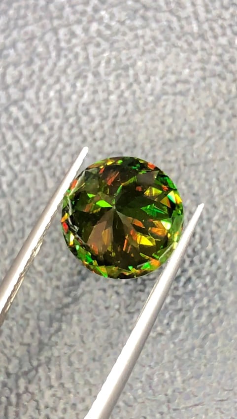 4.820 Carats Natural Diamond Cut Chrome Sphene Titanite Gemstone - 2