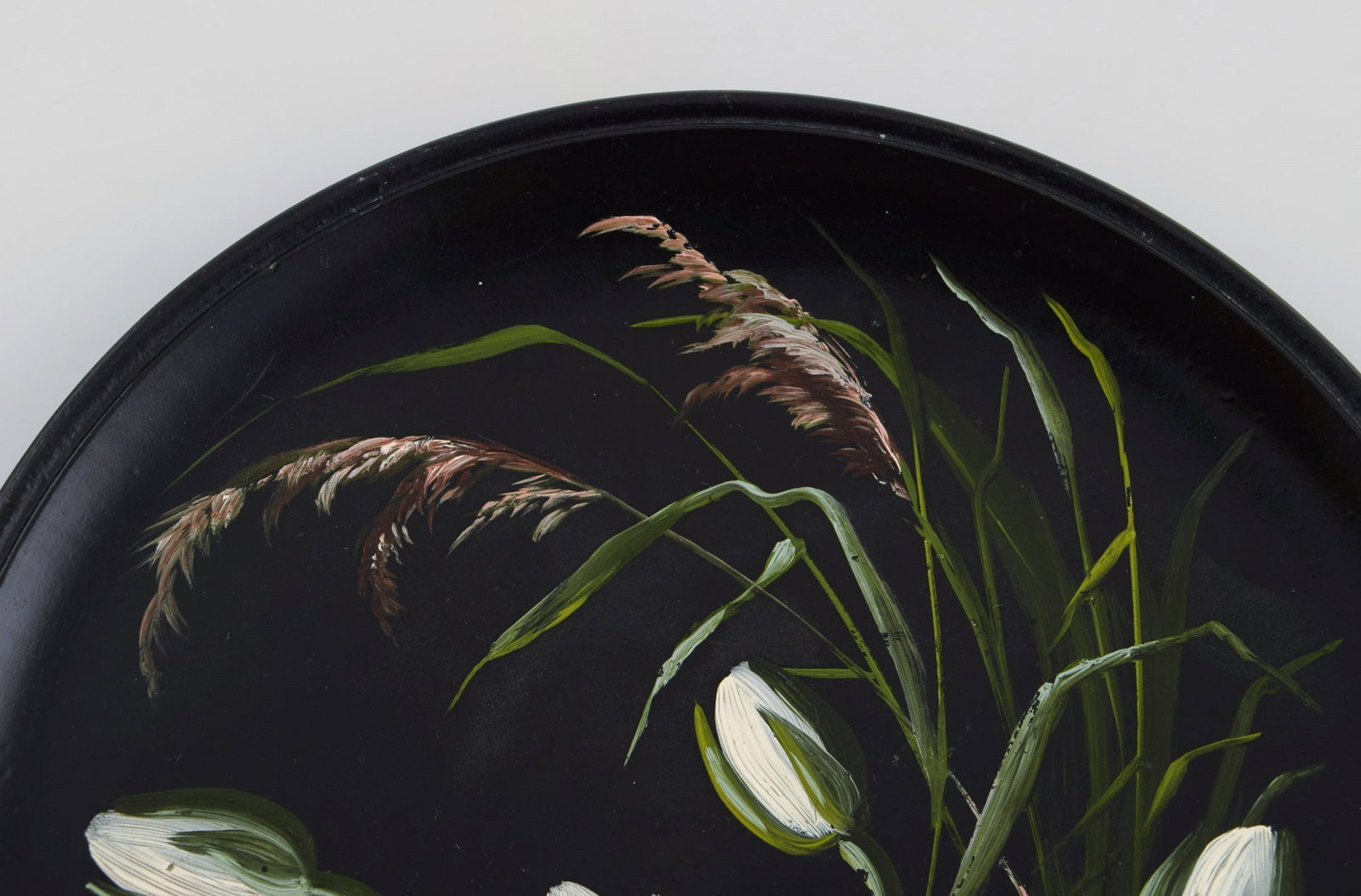 Two antique Hjorth decorative plates in hand-painted teracotta. Late 19th century. - 7