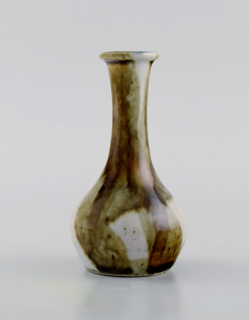 Swedish ceramicist. Unique vase in glazed stoneware. 1980s. - 2