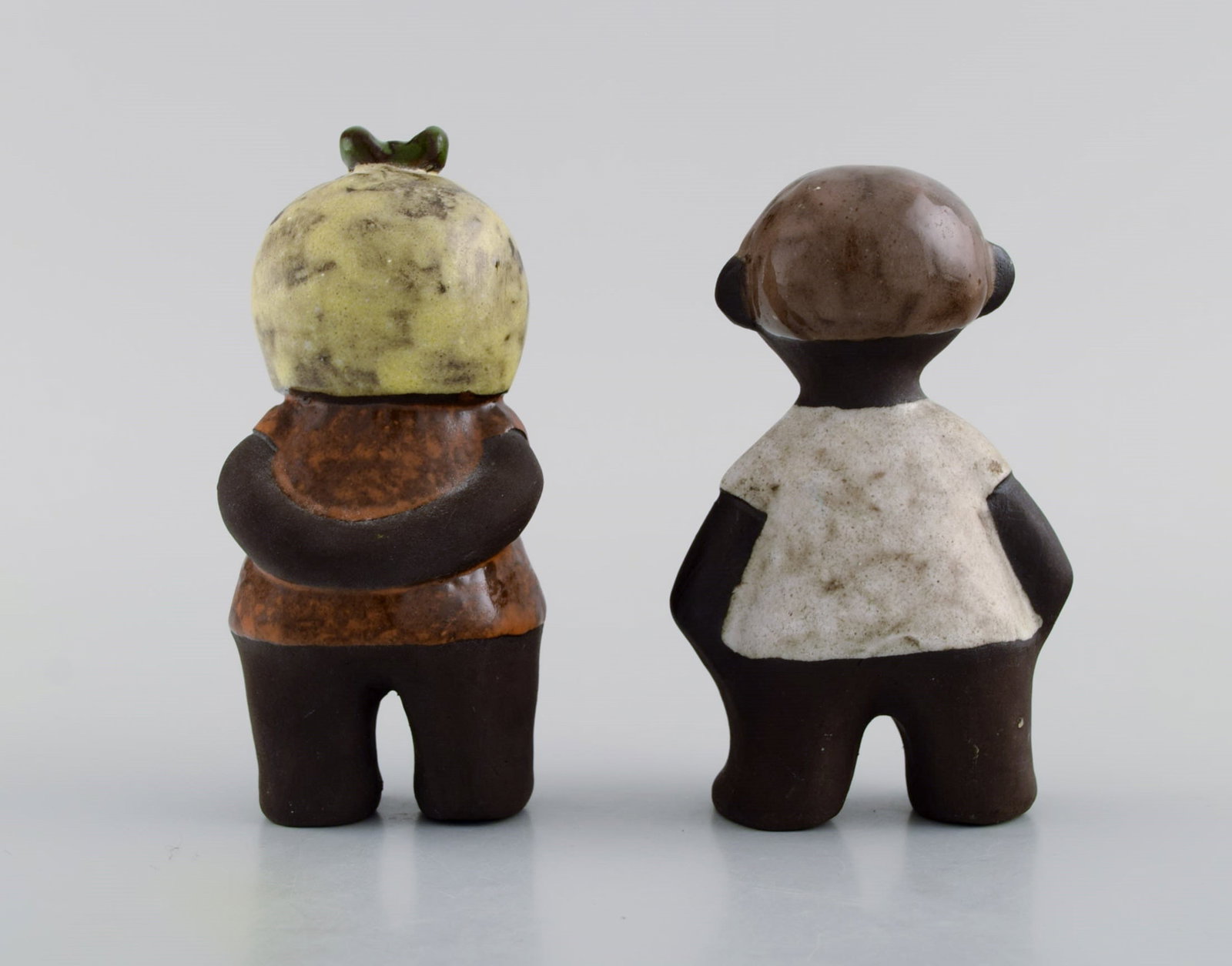 Karl Erik Iwar (1920-2006) for Nittsjo. Two figures in hand-painted glazed stoneware. Boy and girl. - 6
