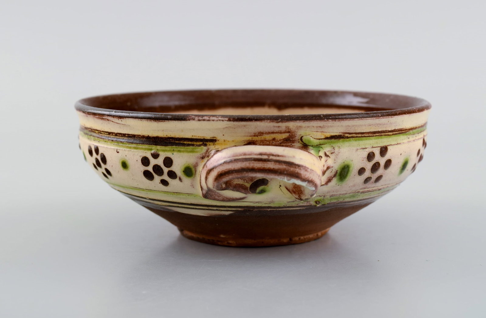 Gutte Eriksen (1918-2008), own workshop. Ear bowl with handles in glazed stoneware. Danish design, - 5