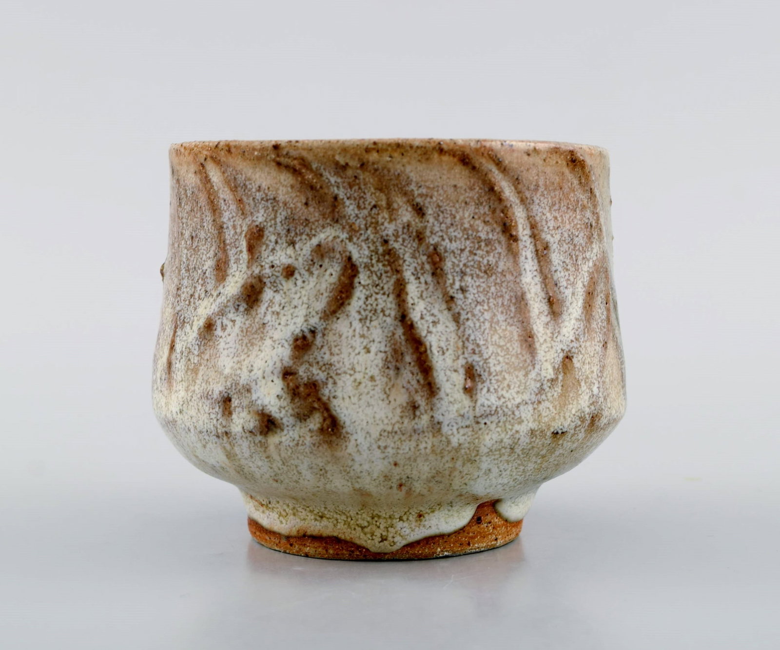 Eli Keller (b. 1942), Sweden. Unique cup in glazed stoneware. Japanese style. 21st Century. - 7