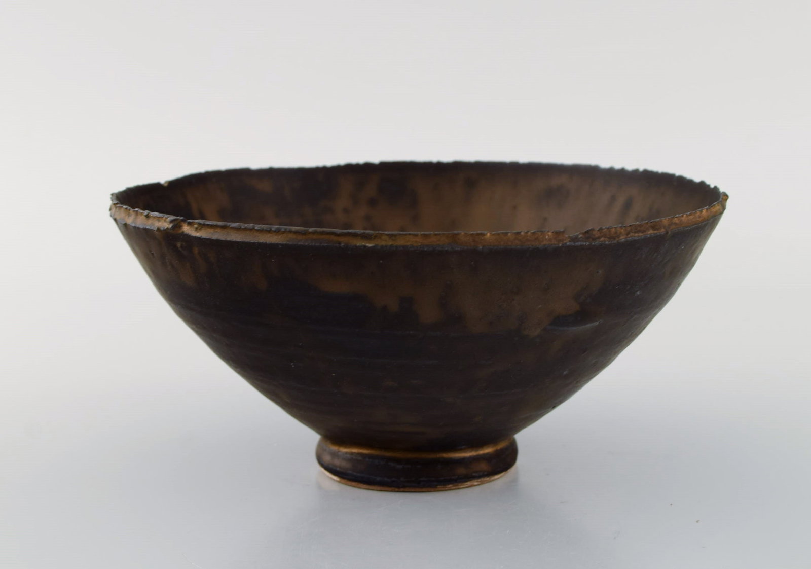 Eli Keller (b. 1942), Sweden. Unique bowl in glazed stoneware. Japanese style. Beautiful metallic - 2