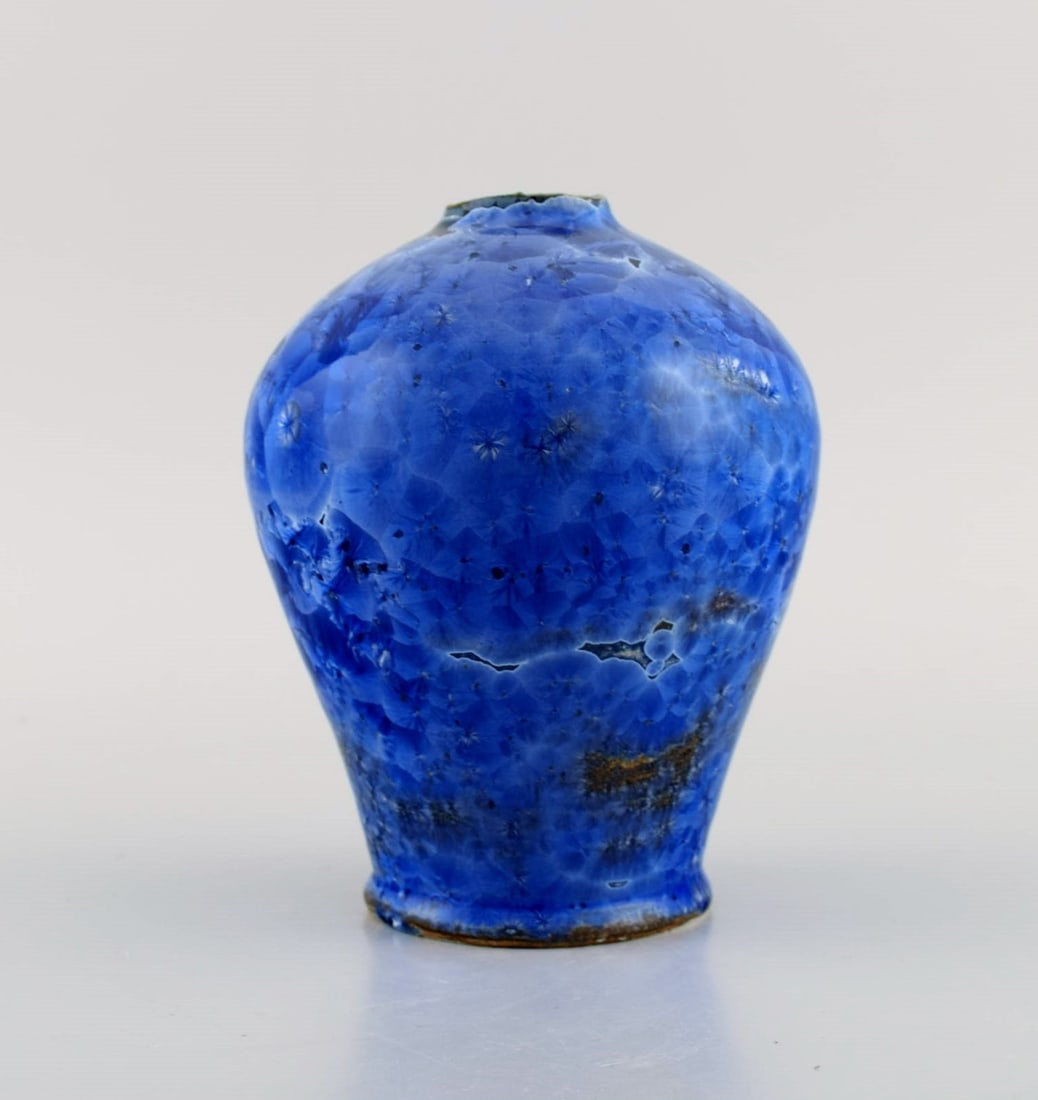Eli Keller (b. 1942), Sweden. Unique vase in glazed stoneware. Beautiful crystal glaze in shades of - 2